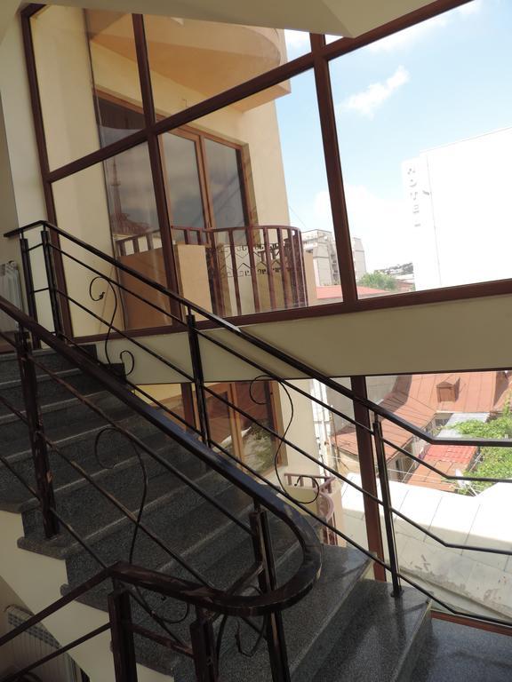 Begi Hotel Tbilisi Exterior foto