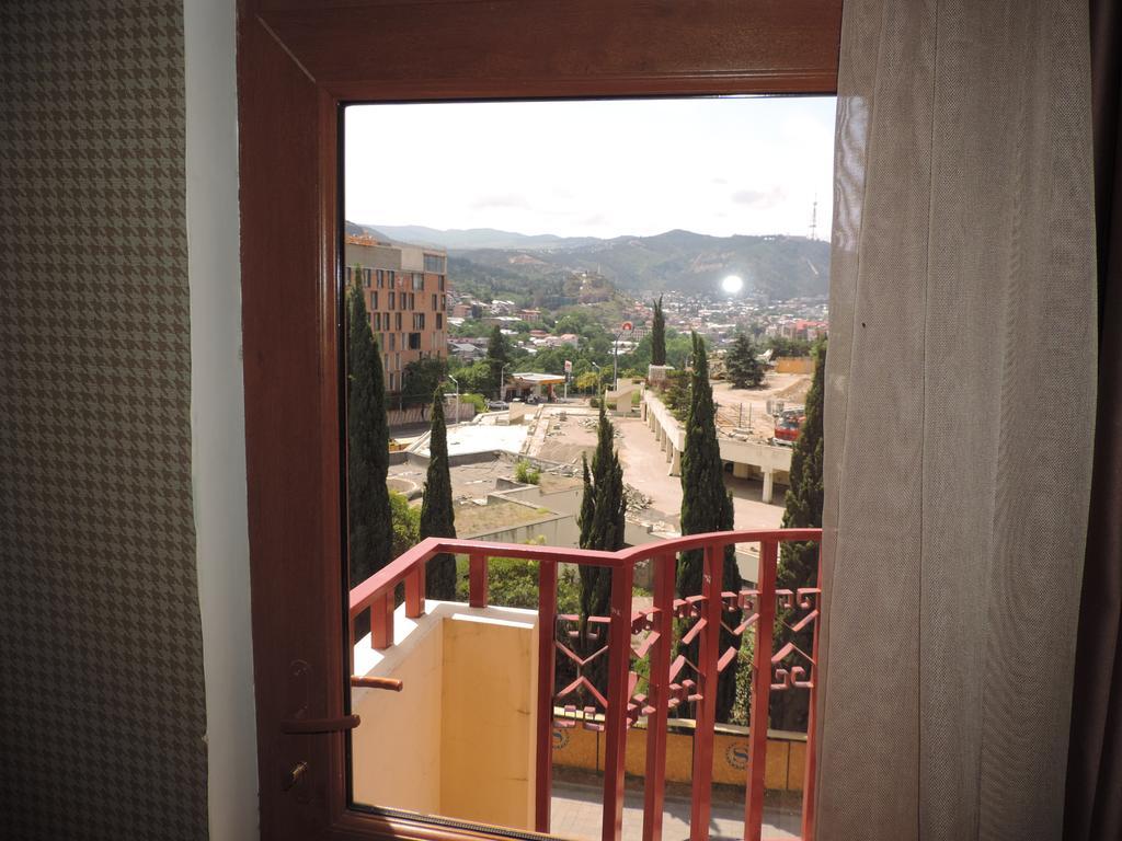 Begi Hotel Tbilisi Exterior foto
